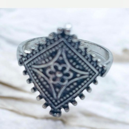 Vintage ornate metal ring - vintage,