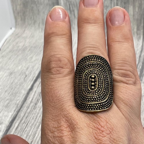 Large statement sheid ring - ring, uk